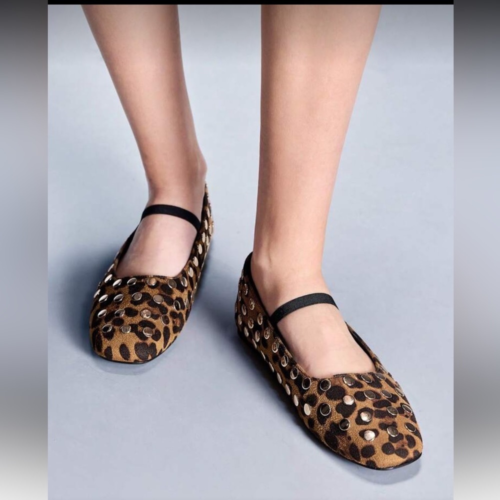 Leopard Print Ballet Flats - Picture 1 of 4